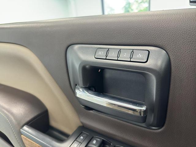 Photo of 2018 White Frost Tricoat GMC Sierra 1500
