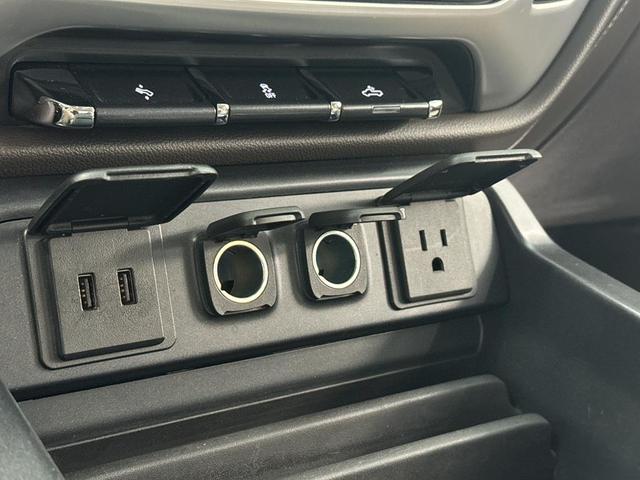 Photo of 2018 White Frost Tricoat GMC Sierra 1500