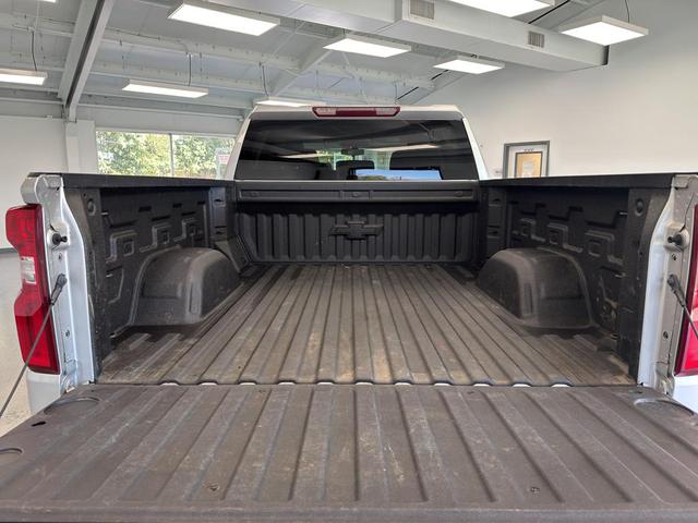Photo of 2020 Silver Ice Metallic Chevrolet Silverado 1500