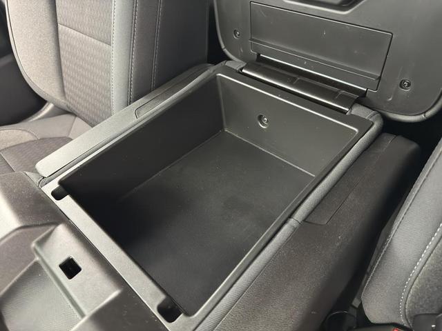 Photo of 2020 Silver Ice Metallic Chevrolet Silverado 1500