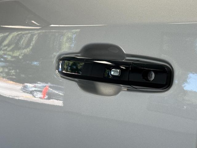 Photo of 2020 Silver Ice Metallic Chevrolet Silverado 1500