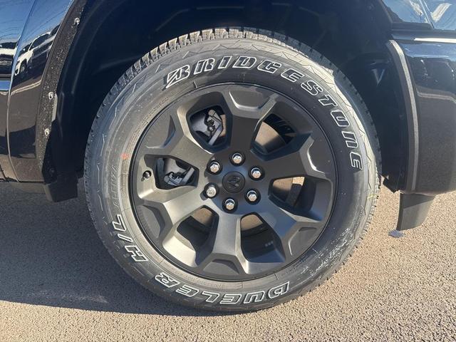 Photo of 2026 Diamond Black Crystal Pearlcoat RAM 1500