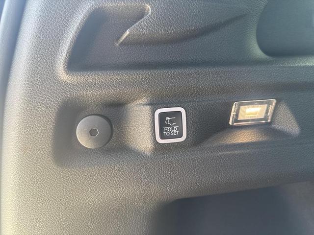 Photo of 2025 Baltic Gray Metallic Clearcoat Jeep Grand Cherokee L