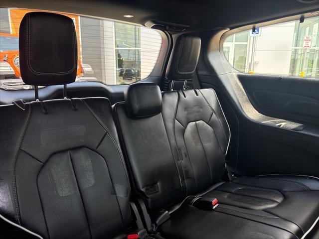 Photo of 2023 Fathom Blue Pearlcoat Chrysler Pacifica
