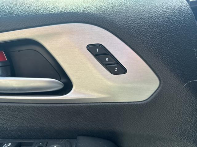 Photo of 2023 Fathom Blue Pearlcoat Chrysler Pacifica