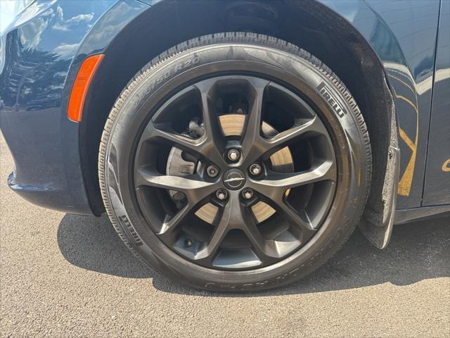 Photo of 2023 Fathom Blue Pearlcoat Chrysler Pacifica