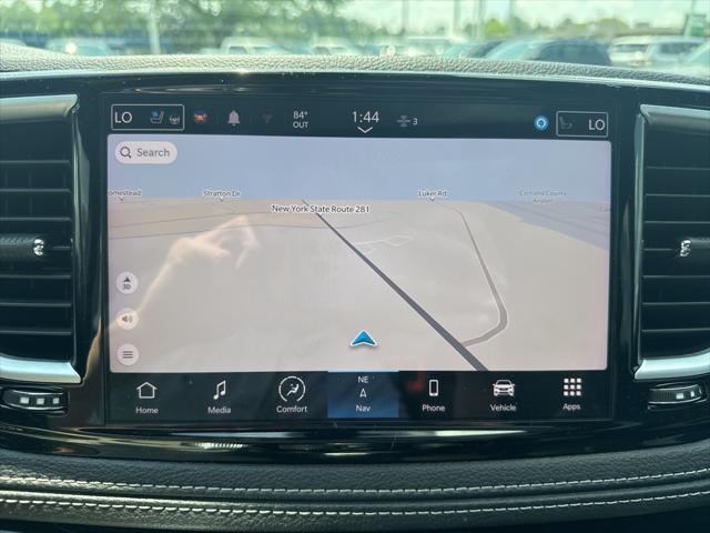 Photo of 2023 Fathom Blue Pearlcoat Chrysler Pacifica