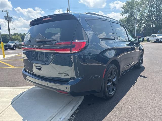 Photo of 2023 Fathom Blue Pearlcoat Chrysler Pacifica