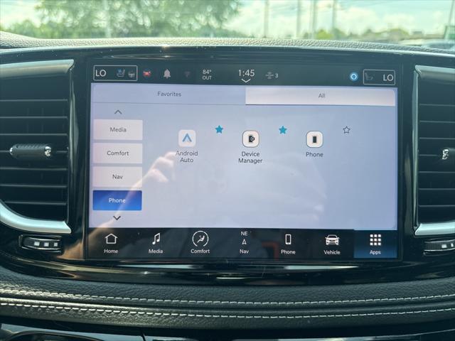 Photo of 2023 Fathom Blue Pearlcoat Chrysler Pacifica