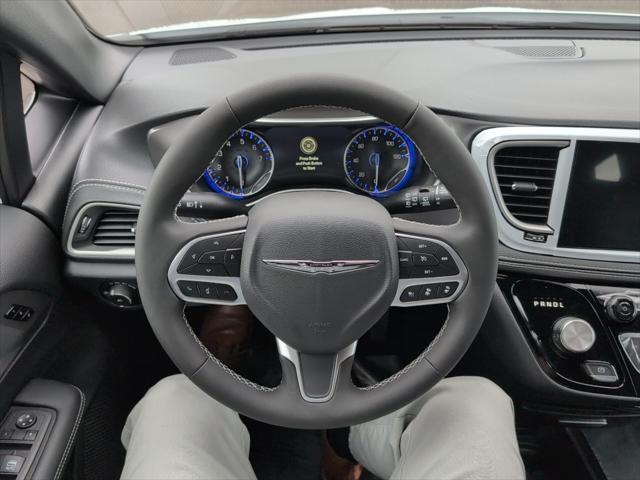 Photo of 2025 Bright White Clearcoat Chrysler Pacifica