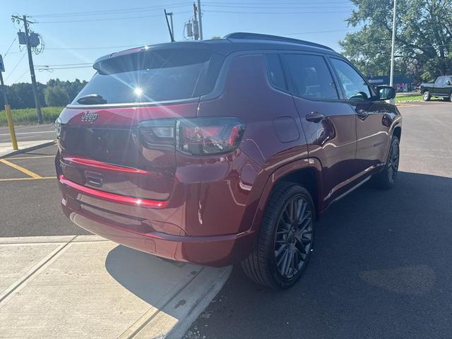 Photo of 2022 Velvet Red Pearlcoat Jeep Compass