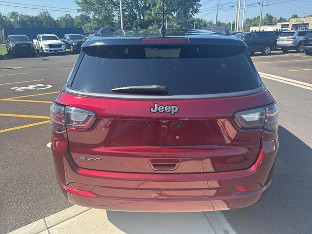 Photo of 2022 Velvet Red Pearlcoat Jeep Compass