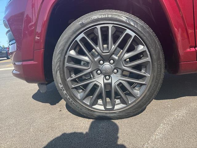 Photo of 2022 Velvet Red Pearlcoat Jeep Compass