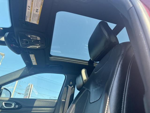 Photo of 2022 Velvet Red Pearlcoat Jeep Compass
