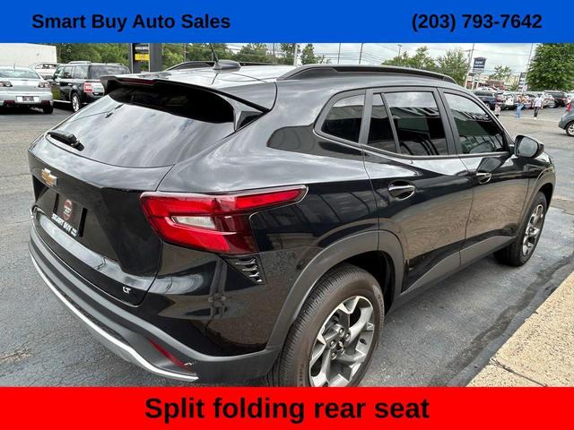 Photo of 2024 Mosaic Black Metallic Chevrolet Trax