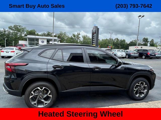 Photo of 2024 Mosaic Black Metallic Chevrolet Trax