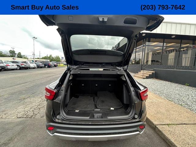 Photo of 2024 Mosaic Black Metallic Chevrolet Trax