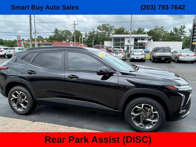 Photo of 2024 Mosaic Black Metallic Chevrolet Trax