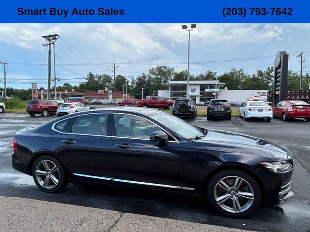 Photo of 2017 Blue Volvo S90