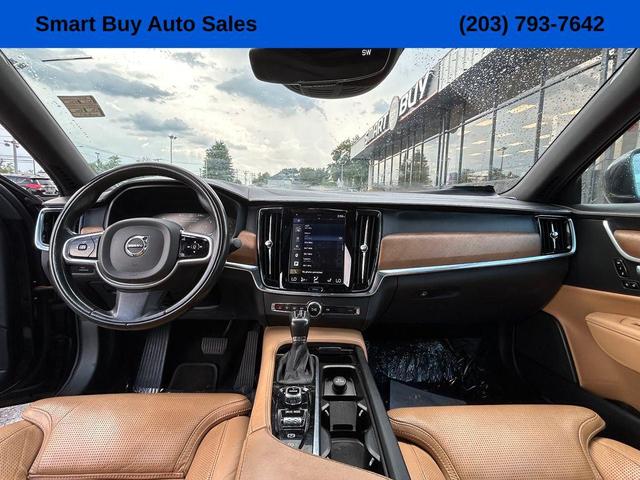 Photo of 2017 Blue Volvo S90
