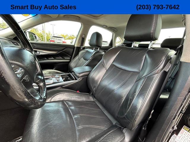 Photo of 2015 Black Obsidian INFINITI Q70