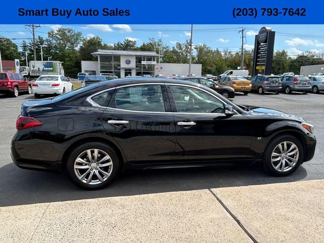 Photo of 2015 Black Obsidian INFINITI Q70