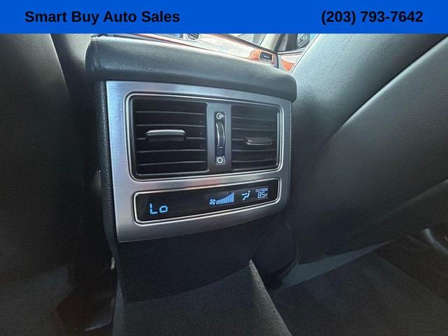 Photo of 2014 Caspian Black Hyundai Equus