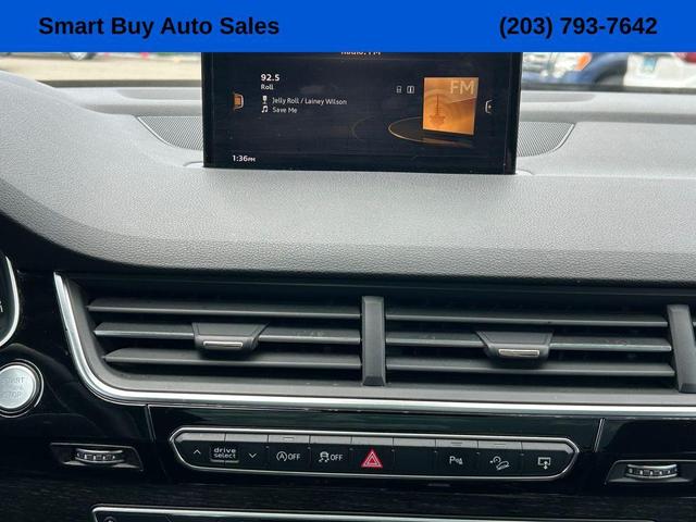 Photo of 2017 Graphite Gray Metallic Audi Q7
