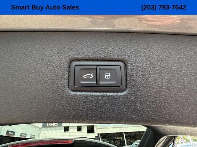 Photo of 2017 Graphite Gray Metallic Audi Q7