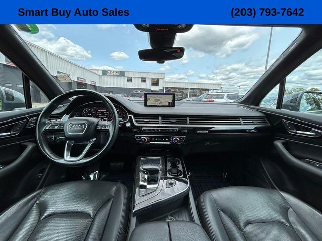 Photo of 2017 Graphite Gray Metallic Audi Q7