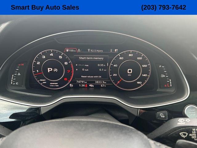 Photo of 2017 Graphite Gray Metallic Audi Q7