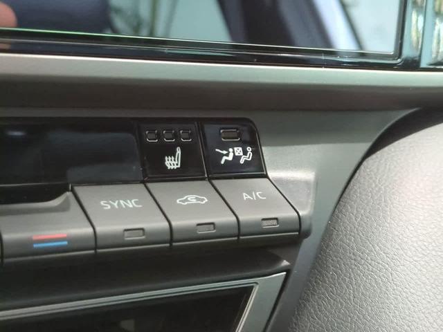 Photo of 2026 Wind Chill Pearl Toyota Camry