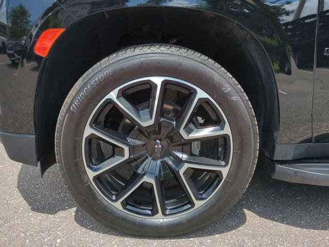Photo of 2024 Black Chevrolet Suburban