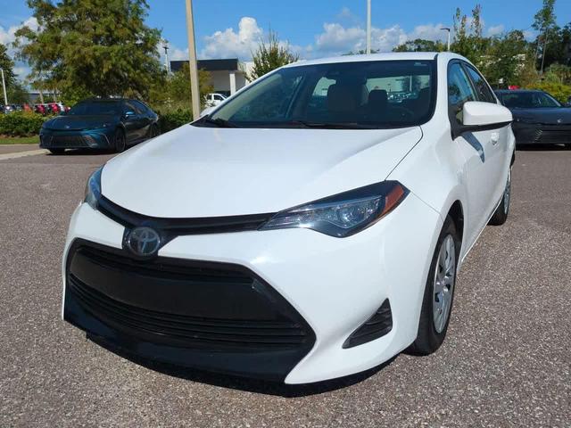 Photo of 2019 Super White Toyota Corolla