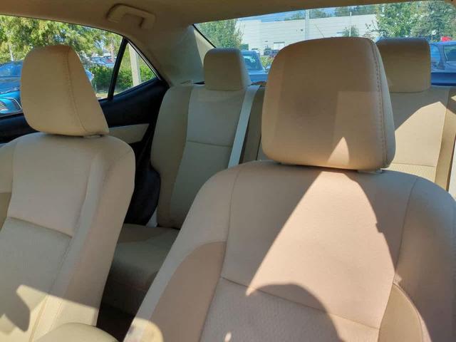 Photo of 2019 Super White Toyota Corolla