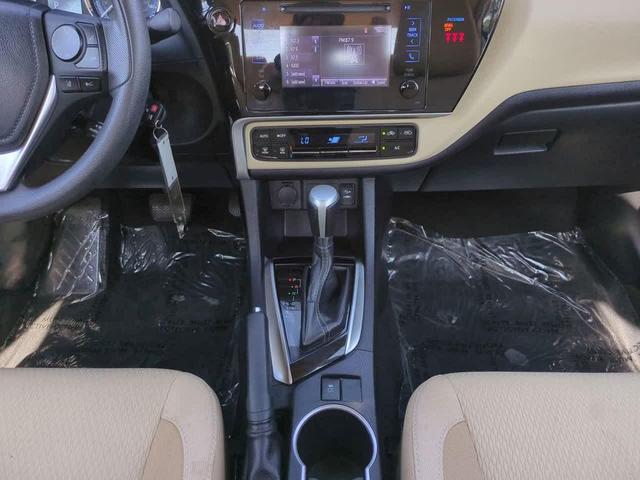 Photo of 2019 Super White Toyota Corolla