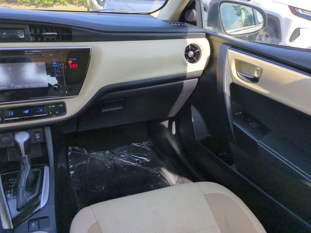 Photo of 2019 Super White Toyota Corolla