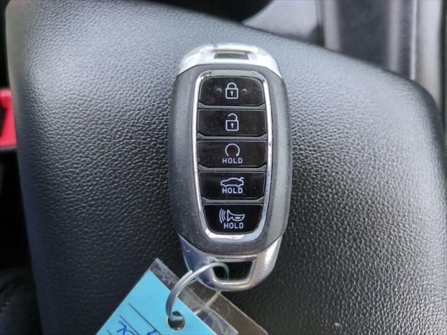 Photo of 2022 Phantom Black Hyundai ELANTRA