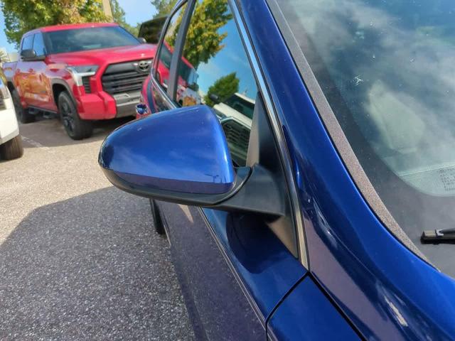 Photo of 2018 Intense Blue Hyundai Elantra GT