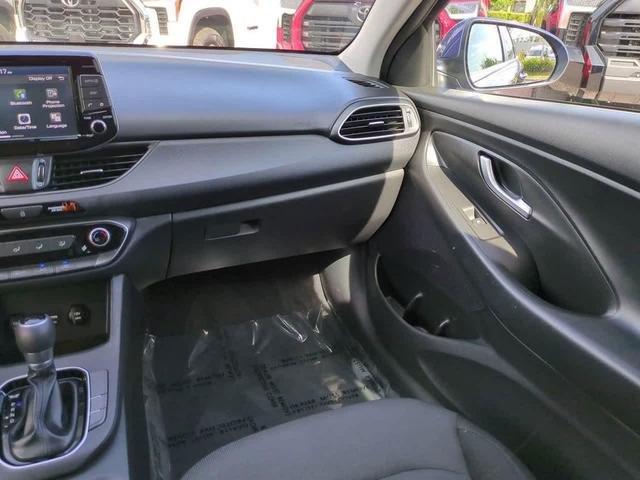 Photo of 2018 Intense Blue Hyundai Elantra GT