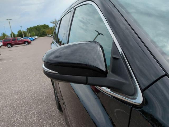 Photo of 2019 Midnight Black Metallic Toyota Highlander