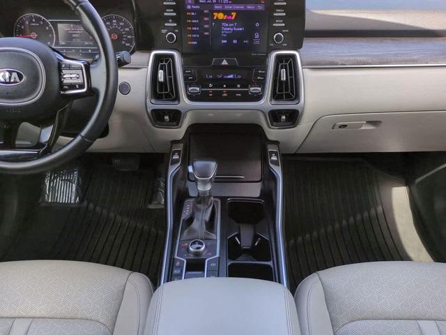 Photo of 2021 Glacial White Pearl Kia Sorento