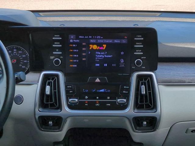 Photo of 2021 Glacial White Pearl Kia Sorento