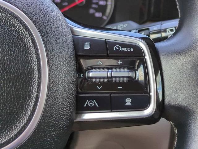 Photo of 2021 Glacial White Pearl Kia Sorento