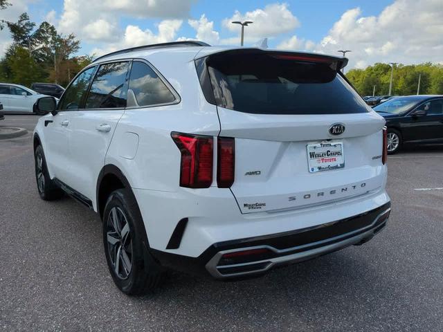 Photo of 2021 Glacial White Pearl Kia Sorento