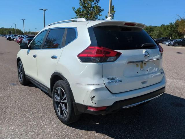 Photo of 2017 Pearl White Nissan Rogue