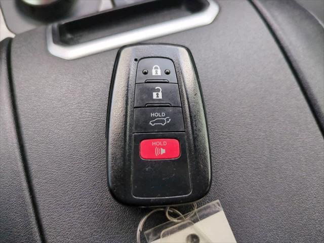 Photo of 2020 Magnetic Gray Metallic Toyota Highlander