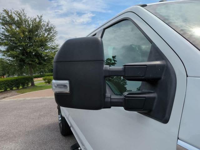 Photo of 2017 Oxford White Ford F-350