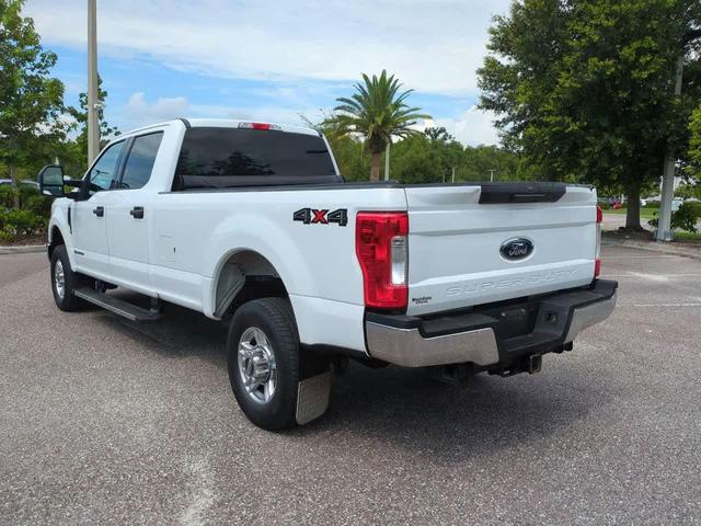 Photo of 2017 Oxford White Ford F-350