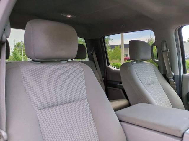 Photo of 2017 Oxford White Ford F-350